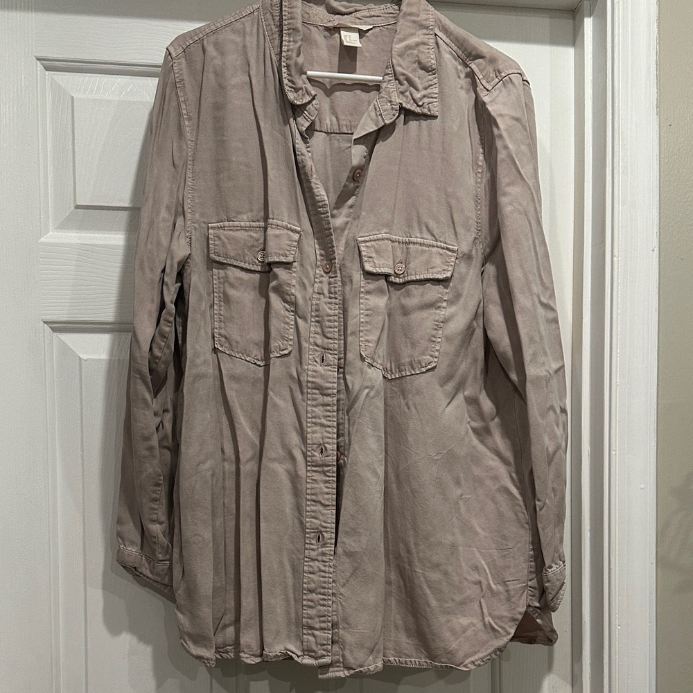 H&M light pink taupe button down shirt